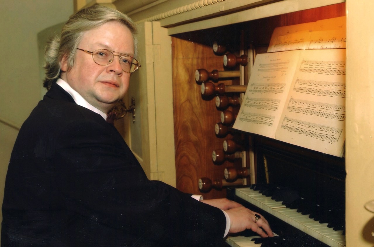 Michael von Hintzenstern an der Lisztorgel - Foto Maik Schuck